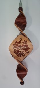 Windspiel aus Holz - Windspirale - Holzspirale, Länge 70 cm - Blume