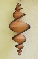 Windspiel aus Holz - Windspirale - Holzspirale, Länge 80 cm - hellbraun mit dunklem Rand