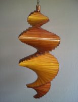 Windspiel aus Holz - Windspirale - Holzspirale, Länge 55 cm - Lackiert, Nr. 2, Teak-Kiefer